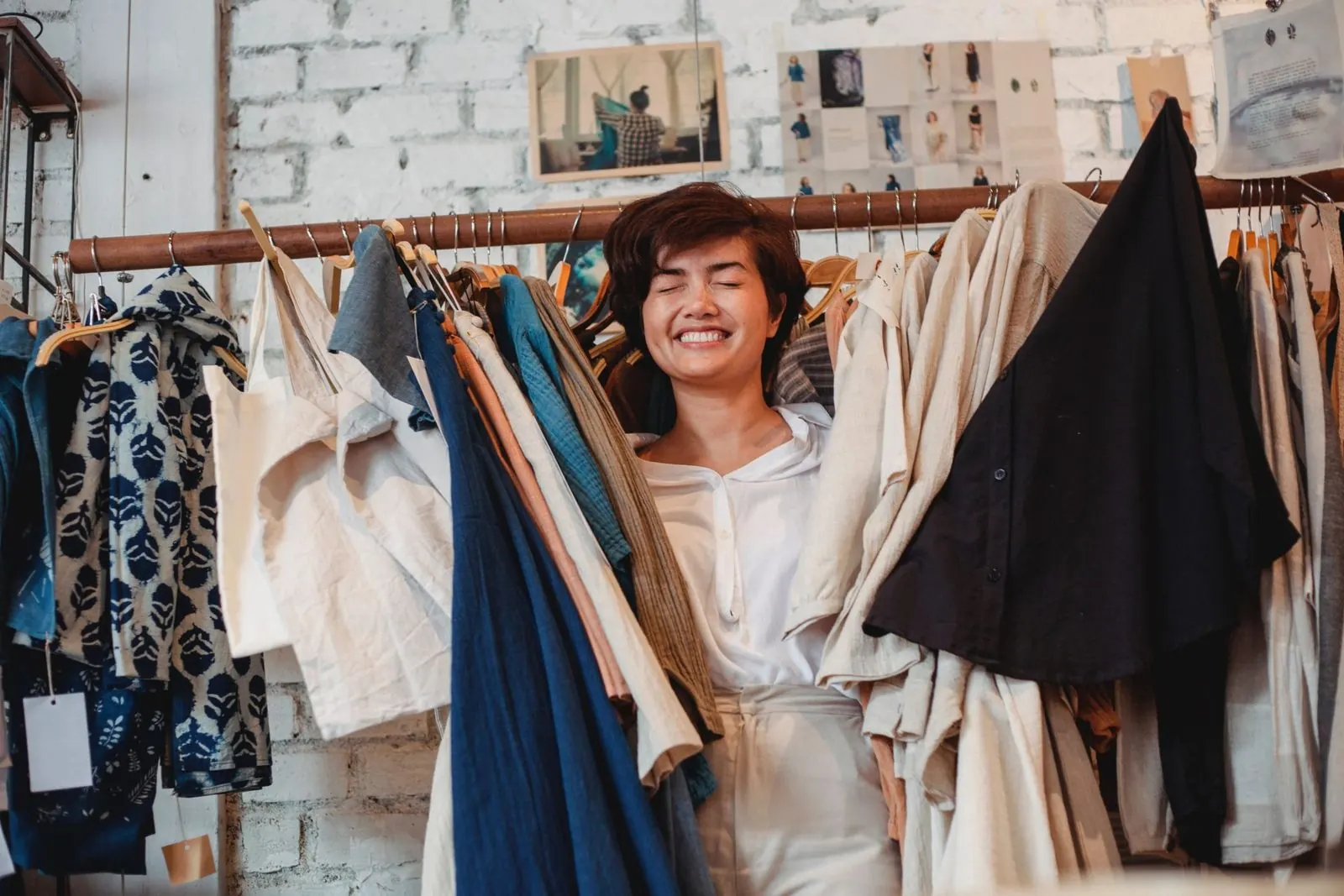 A Guide to Customers Experience Management & Successful CX Strategies