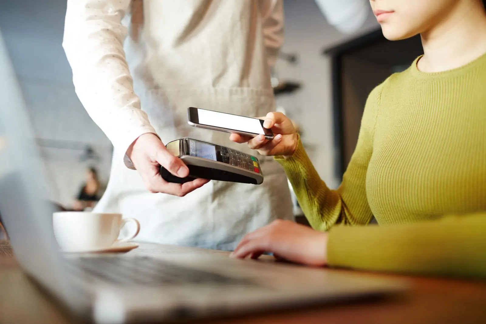 Scale Customer Experiences Across Platforms With Teamwork Commerce + Adyen
