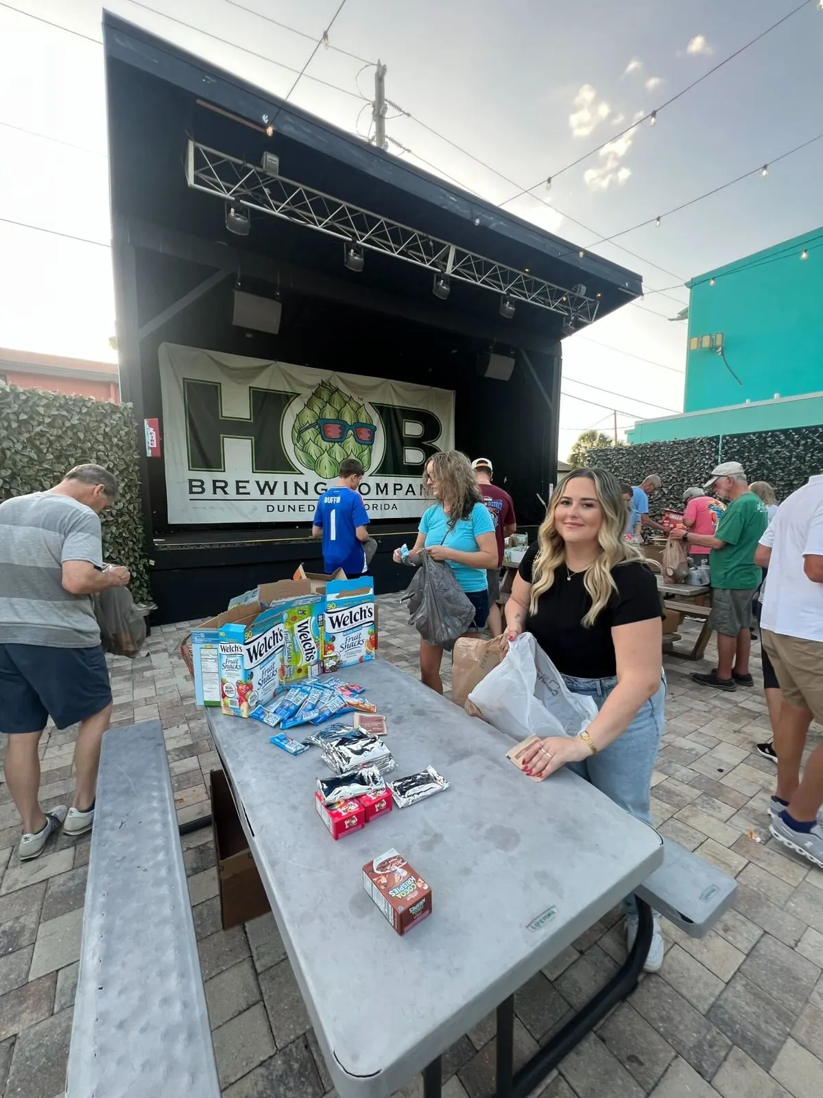 Teamwork Cares Participated in the Pack-A-Snack Event at HOB Brewing Company