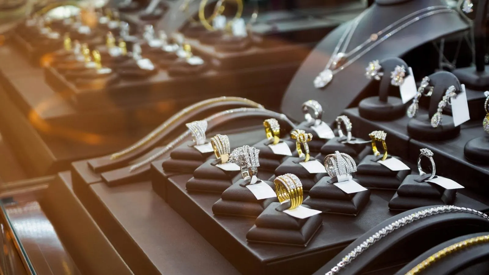 Why a POS System is Essential for Your Retail Jewelry Stores