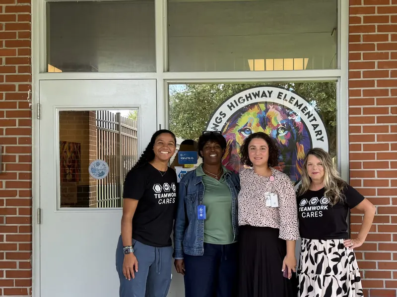 Teamwork Cares volunteers at Kings Highway Elementary